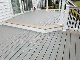 Deck staining before and after in Ottawa